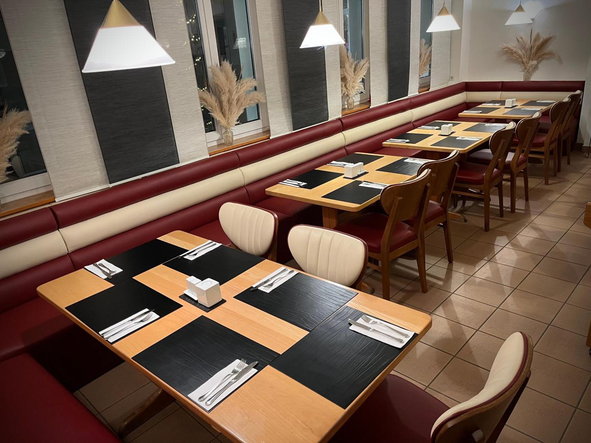 Hotel Zu Den Linden Wachtberg Екстер'єр фото