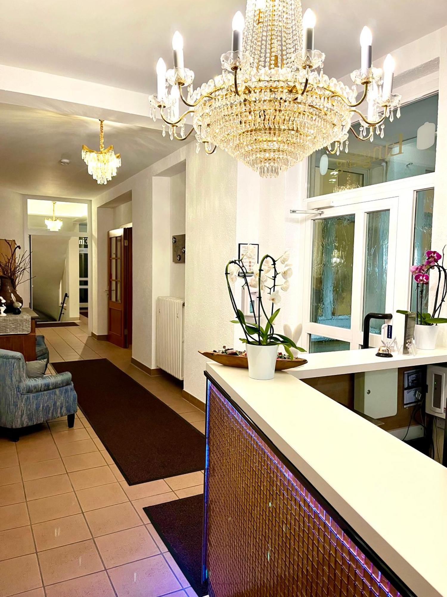 Hotel Zu Den Linden Wachtberg Екстер'єр фото