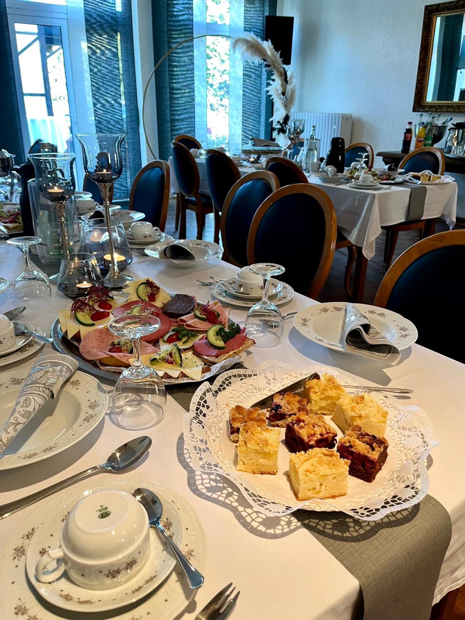 Hotel Zu Den Linden Wachtberg Екстер'єр фото
